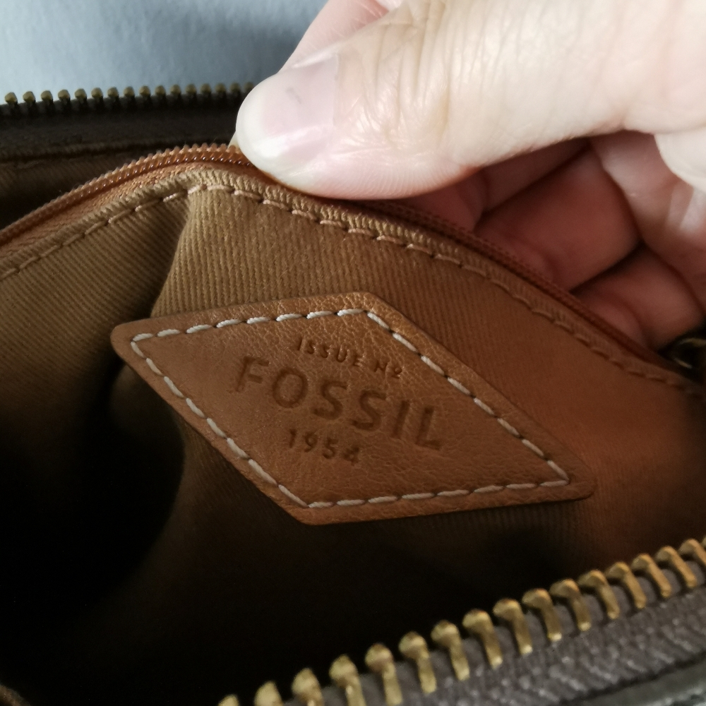 Fossil Crossbody Vegan Bag - Picture 12 of 14
